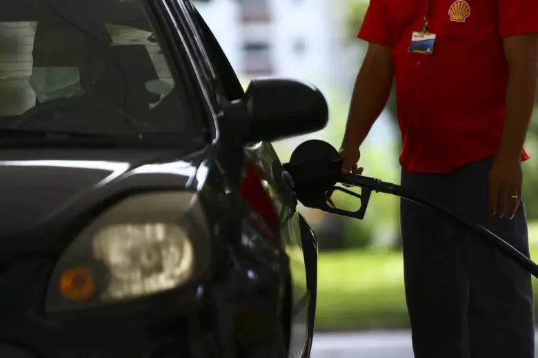Litro da gasolina é encontrado por R$ 6,39 em postos de BH; aumento é de mais de 6% Litro da gasolina é encontrado por R$ 6,39 em postos de BH; aumento é de mais de 6%