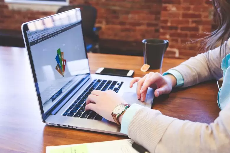 Uaitec oferece cursos online e gratuitos em diversas áreas de conhecimento Uaitec oferece cursos online e gratuitos em diversas áreas de conhecimento