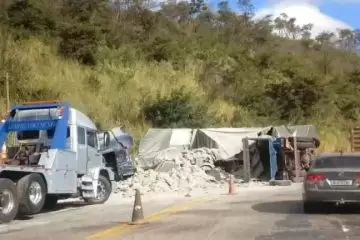 Trânsito na BR-381 é liberado após grave acidente desta quinta-feira