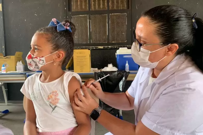 Covid: vacinação de crianças de 3 a 5 anos ainda não tem data para começar Covid: vacinação de crianças de 3 a 5 anos ainda não tem data para começar