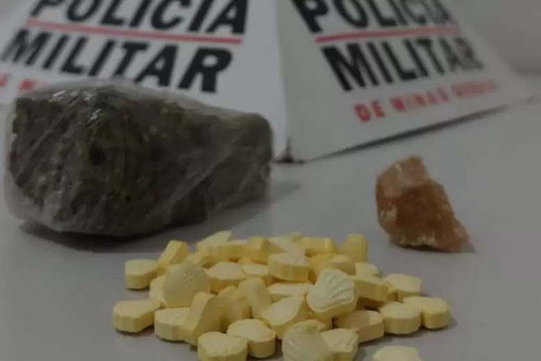 PM apreende ecstasy, maconha e crack em Itabira PM apreende ecstasy, maconha e crack em Itabira