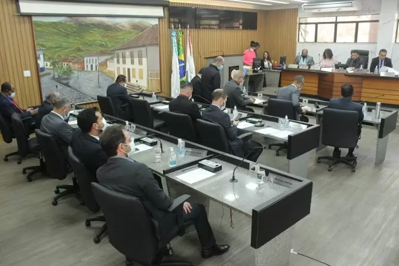 Vereadores defendem subsídio para passagem de ônibus e criticam serviço da Cisne Vereadores defendem subsídio para passagem de ônibus e criticam serviço da Cisne