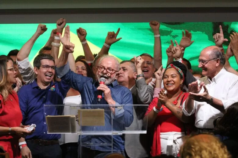 Partidos parabenizam Lula pela vitória nas eleições 2022 Partidos parabenizam Lula pela vitória nas eleições 2022