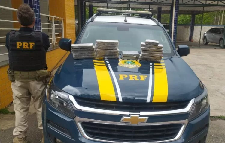 PRF apreende cloridrato de cocaína e maconha em Monlevade PRF apreende cloridrato de cocaína e maconha em Monlevade
