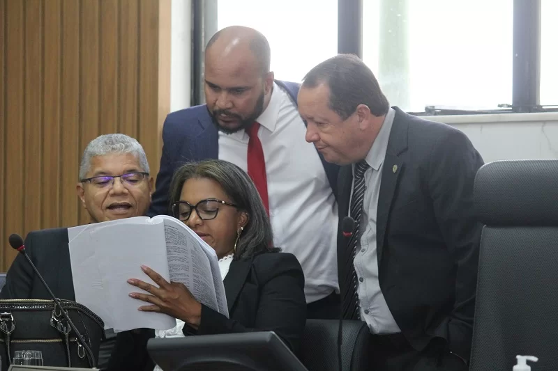Vetão tenta impor a sua vontade e impede votação de requerimento que convocava a eleição da Câmara