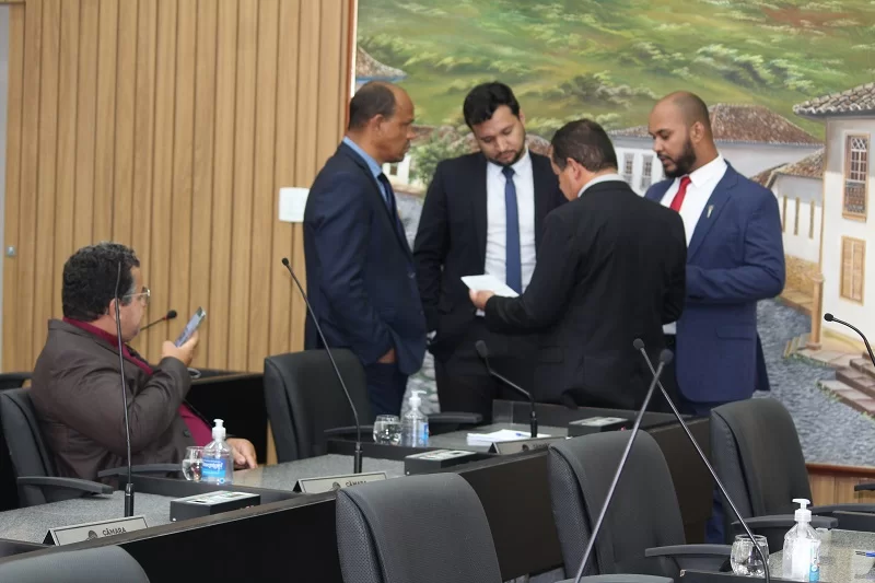 Vetão tenta impor a sua vontade e impede votação de requerimento que convocava a eleição da Câmara