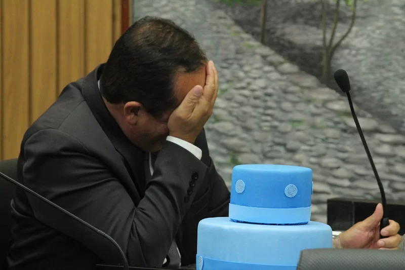 Soprando velinhas: Luciano Sobrinho também "canta" parabéns para indicação não atendida pela Prefeitura