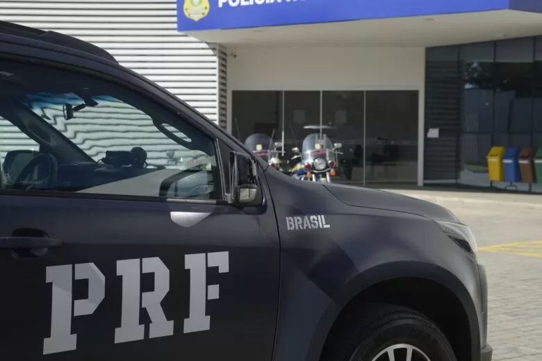 Geral PRF e Receita apreendem 50 mil aventais cirúrgicos