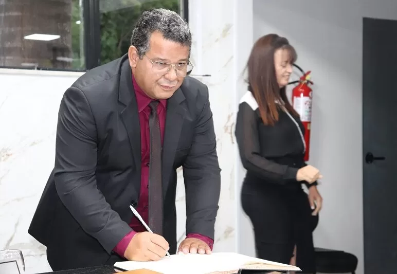 Câmara: Heraldo assume presidência em tom conciliador: "faremos uma gestão de colaboração com os demais poderes"