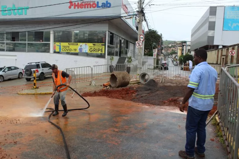 Prefeitura de João Monlevade prevê liberar trânsito na rua Pedro Bicalho na sexta Prefeitura de João Monlevade prevê liberar trânsito na rua Pedro Bicalho na sexta
