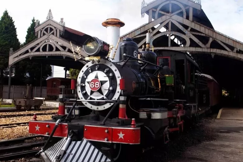 Por causa das chuvas, trem turístico entre São João del-Rei e Tiradentes tem viagens interrompidas Por causa das chuvas, trem turístico entre São João del-Rei e Tiradentes tem viagens interrompidas