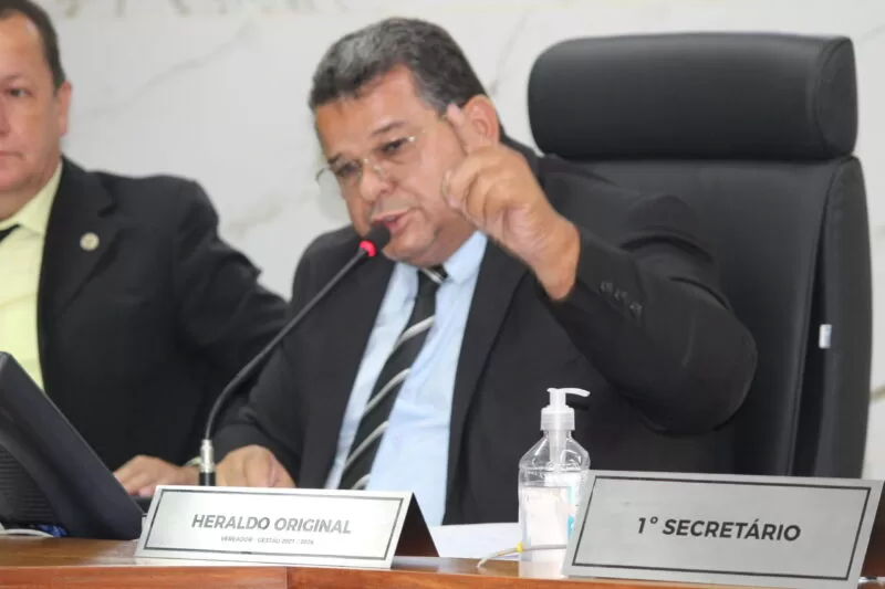 Neidson critica Prefeitura de Itabira por contratar R$ 82 milhões "sem licitação"; governo nega irregularidades