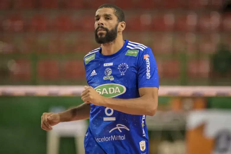 Wallace é banido até o fim da temporada e suspenso por um ano da seleção brasileira Wallace é banido até o fim da temporada e suspenso por um ano da seleção brasileira