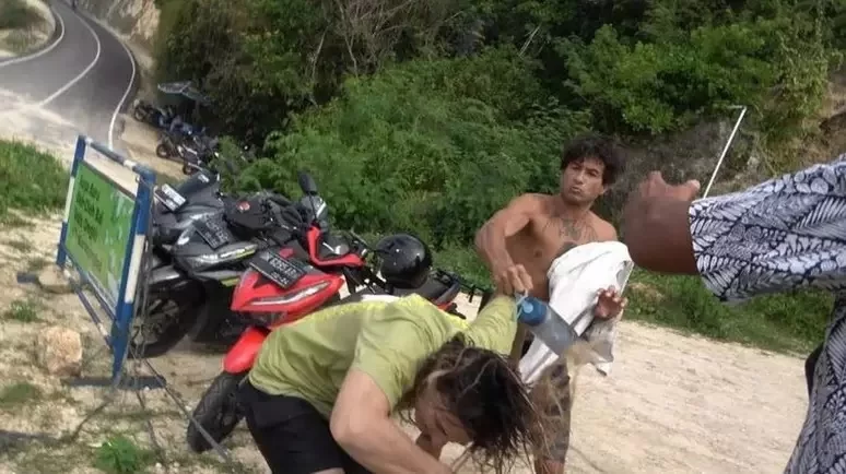 Surfista americana é agredida com soco por brasileiro João Paulo Azevedo em Bali Surfista americana é agredida com soco por brasileiro João Paulo Azevedo em Bali