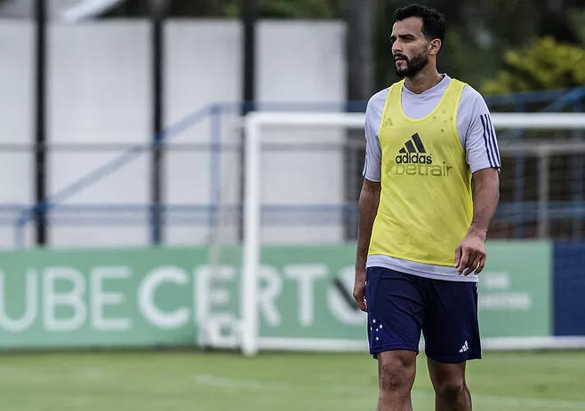 “Em nenhum momento quis prejudicar ninguém”, diz Dourado sobre discussão em jogo do Cruzeiro “Em nenhum momento quis prejudicar ninguém”, diz Dourado sobre discussão em jogo do Cruzeiro