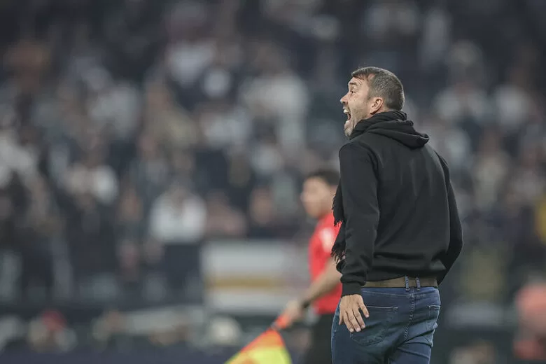 Atlético e Cruzeiro amargam eliminação e América é o único time mineiro a se classificar na Copa Atlético e Cruzeiro amargam eliminação e América é o único time mineiro a se classificar na Copa