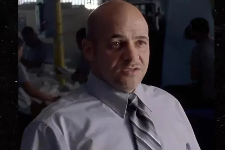 Ator de “Breaking Bad” e “CSI: Miami” morre aos 52 anos enquanto dormia em casa, nos EUA Ator de “Breaking Bad” e “CSI: Miami” morre aos 52 anos enquanto dormia em casa, nos EUA