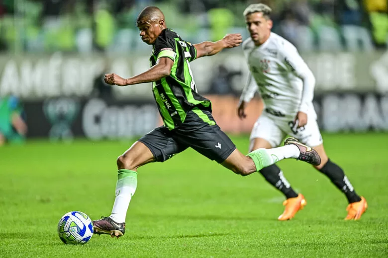Com gol de Juninho, América vence primeiro jogo das quartas de final da Copa do Brasil Com gol de Juninho, América vence primeiro jogo das quartas de final da Copa do Brasil