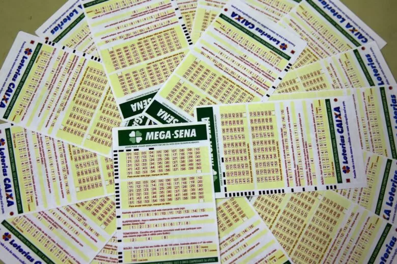 Mega-Sena acumulada pode pagar até R$ 60 milhões no próximo sábado Mega-Sena acumulada pode pagar até R$ 60 milhões no próximo sábado