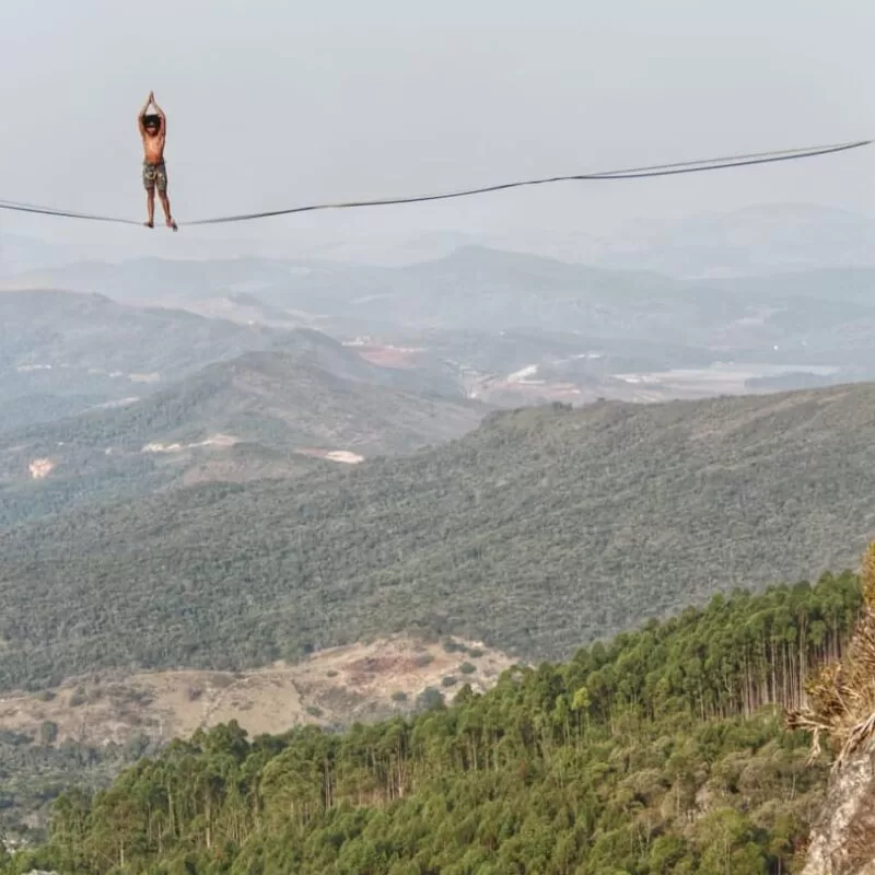 Barão de Cocais recebe o Festival Cambotas High, maior evento de highline de Minas Gerais