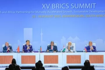 Trump ameaça com tarifas adicionais de 10% países alinhados ao Brics