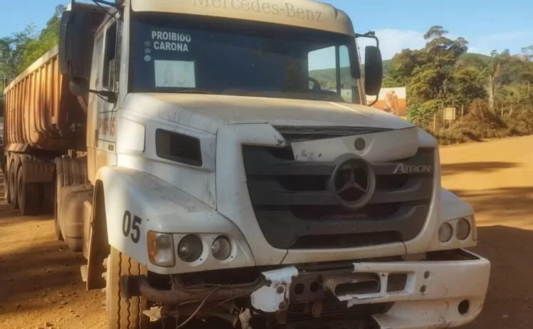 Motociclista morre ao ser atingido por carreta em Catas Altas