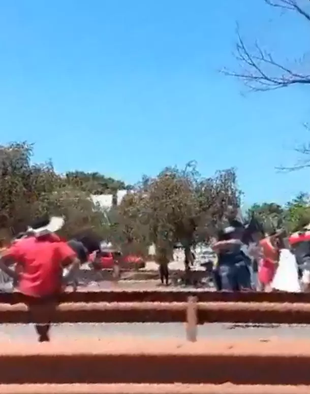 Indígenas interditam rodovias mineiras em protesto contra Marco Temporal Indígenas interditam rodovias mineiras em protesto contra Marco Temporal
