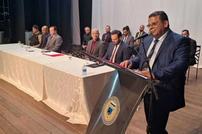 “É difícil escolher pessoas que representam nossa cidade, porque são tantas diferenciadas”, diz Heraldo em entrega de honrarias “É difícil escolher pessoas que representam nossa cidade, porque são tantas diferenciadas”, diz Heraldo em entrega de honrarias