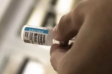 Brasil recebe 1,3 milhão de doses de vacinas contra Covid-19