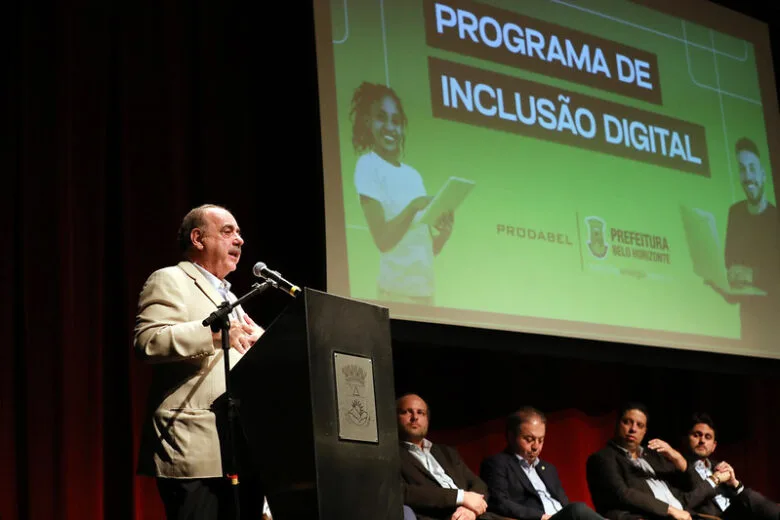 Prefeitura de BH expande cobertura de sinal gratuito de wi-fi para todas vilas e favelas Prefeitura de BH expande cobertura de sinal gratuito de wi-fi para todas vilas e favelas