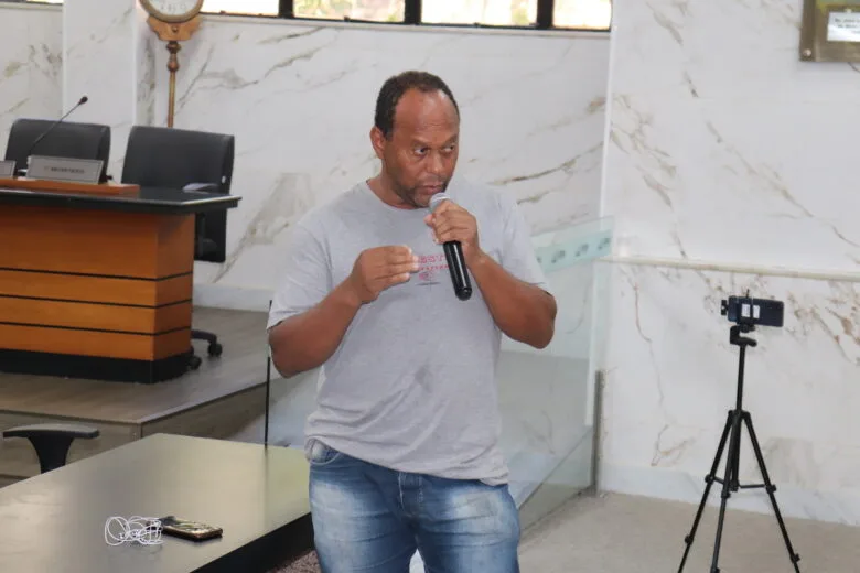 Presidente do sindicato dos servidores, Auro Gonzaga demonstra receio com desmembramento do plano Presidente do sindicato dos servidores, Auro Gonzaga demonstra receio com desmembramento do plano