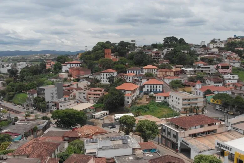 Rompimento de cabo causa apagão em seis bairros de Itabira na manhã desta terça-feira