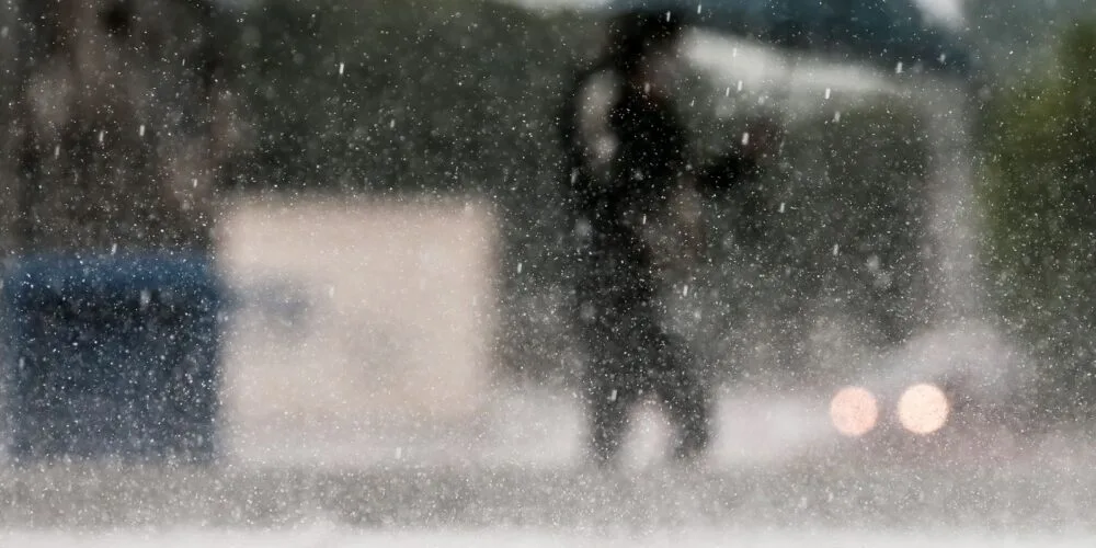 Belo Horizonte tem alerta de pancadas de chuva até quarta-feira Belo Horizonte tem alerta de pancadas de chuva até quarta-feira