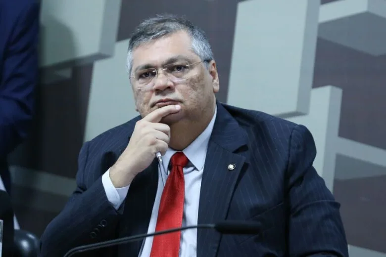 Oposição se movimenta para tentar barrar Flávio Dino no STF Oposição se movimenta para tentar barrar Flávio Dino no STF