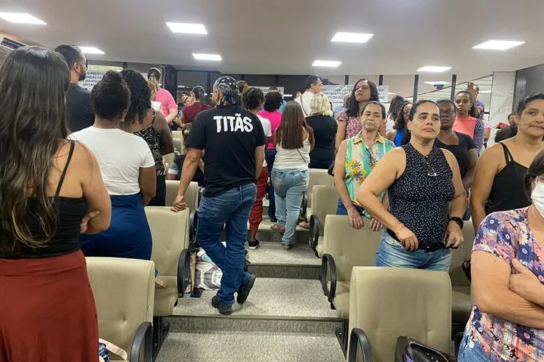GALERIA: servidores lotam a Câmara para discutir plano de cargos e salários
