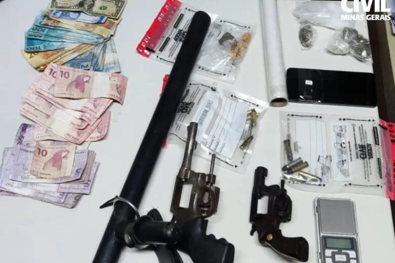 Operação Forasteiros combate o tráfico de drogas em Guanhães Operação Forasteiros combate o tráfico de drogas em Guanhães