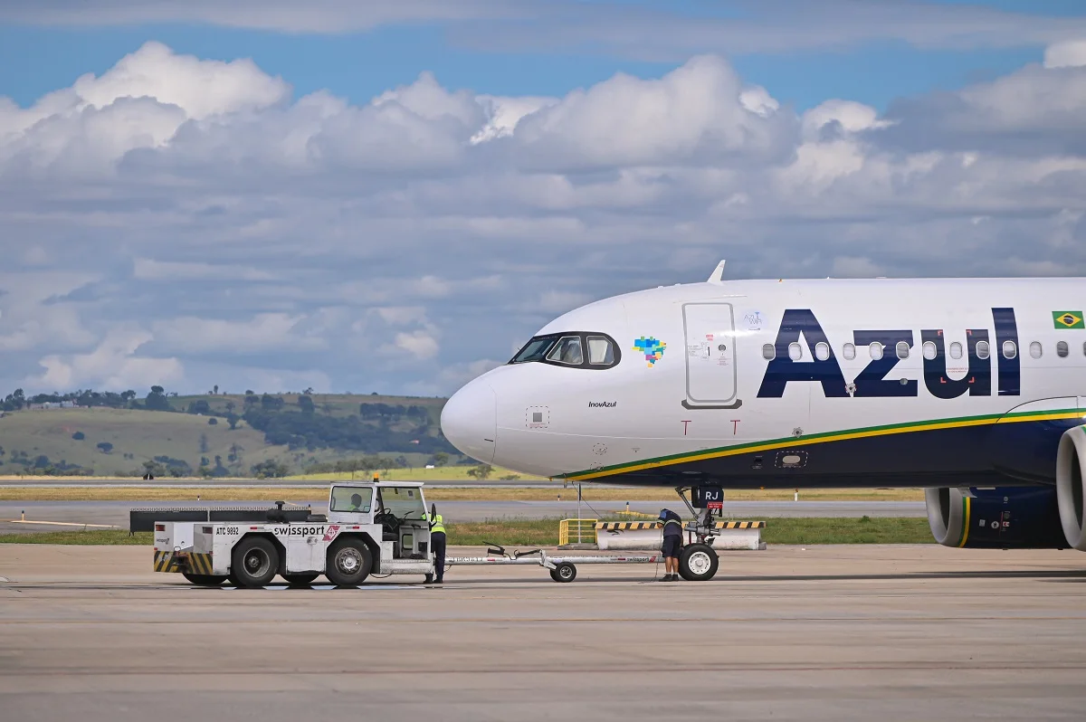 voo para caldas novas; aeroporto; avião;