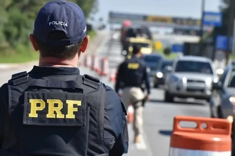 PRF flagra 61 mil veículos em excesso de velocidade e contabiliza 86 mortes em feriado da Semana Santa e Tiradentes PRF flagra 61 mil veículos em excesso de velocidade e contabiliza 86 mortes em feriado da Semana Santa e Tiradentes