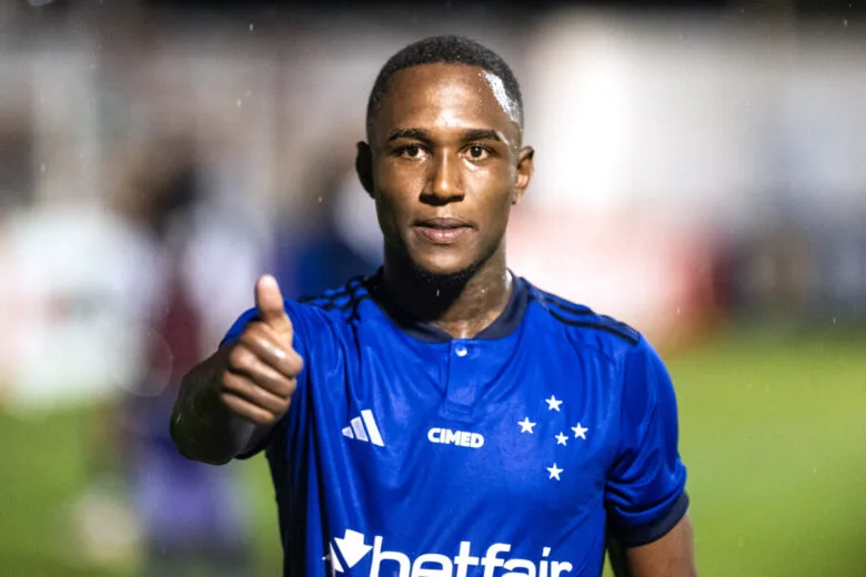 Herói da vitória do Cruzeiro, João Pedro escapou de incêndio no Ninho do Urubu, em 2019 Herói da vitória do Cruzeiro, João Pedro escapou de incêndio no Ninho do Urubu, em 2019