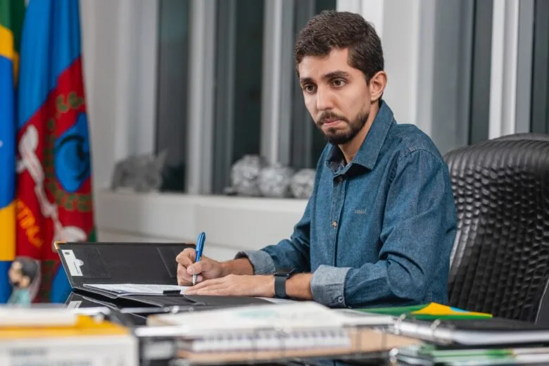 Ministério Público pede condenação de prefeito e secretário de Ipatinga por propaganda inconstitucional no Ipatingão Ministério Público pede condenação de prefeito e secretário de Ipatinga por propaganda inconstitucional no Ipatingão