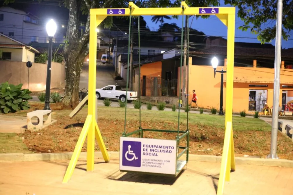 Após reforma, praça Cidade de Toledo é entregue à comunidade do Campestre, em Itabira