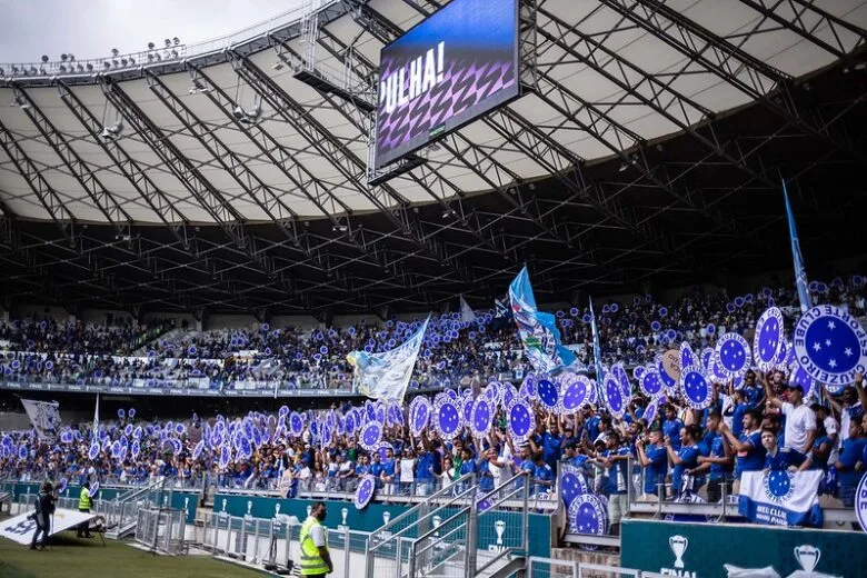 Cruzeiro x Atlético deste domingo terá maior público em finais desde 1990; time celeste pode bater recorde do “novo Mineirão” Cruzeiro x Atlético deste domingo terá maior público em finais desde 1990; time celeste pode bater recorde do “novo Mineirão”