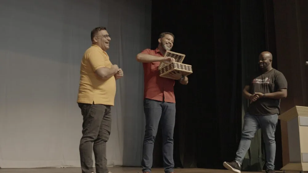 Semana do Trabalhador: Thiago Carmona arranca risadas ao transformar situações do cotidiano em momentos de humor
