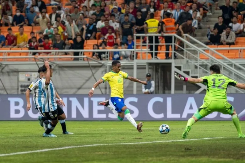 Com jogadores de Atlético-MG e Cruzeiro, Ramon Menezes divulga lista da seleção sub-20 para período de treinos Com jogadores de Atlético-MG e Cruzeiro, Ramon Menezes divulga lista da seleção sub-20 para período de treinos