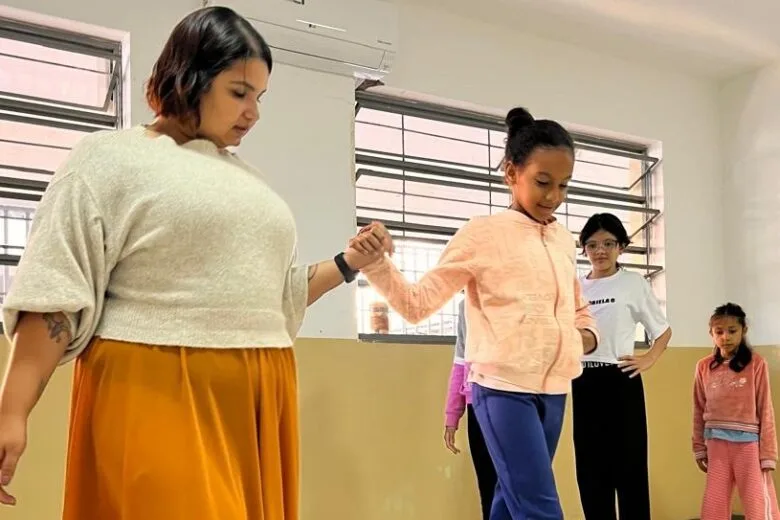 Prefeitura de São Gonçalo do Rio Abaixo dá início a aulas gratuitas de balé Prefeitura de São Gonçalo do Rio Abaixo dá início a aulas gratuitas de balé