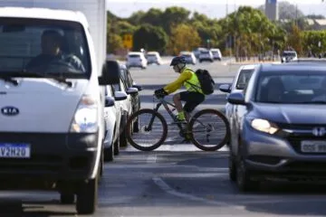 Excesso de acidentes desmotiva ciclistas em Minas Gerais