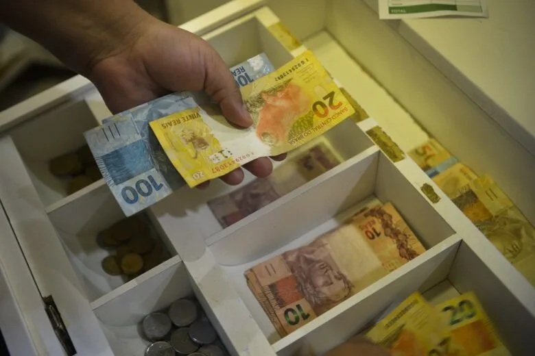 A pior moeda entre os emergentes em 2024 é do Brasil A pior moeda entre os emergentes em 2024 é do Brasil