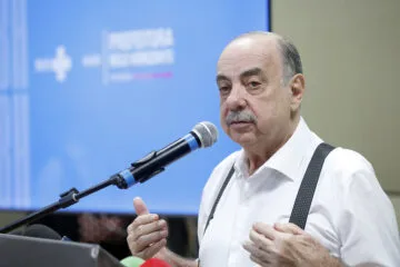 Linfoma não Hodgkin: saiba sintomas do câncer que o prefeito de BH foi diagnosticado