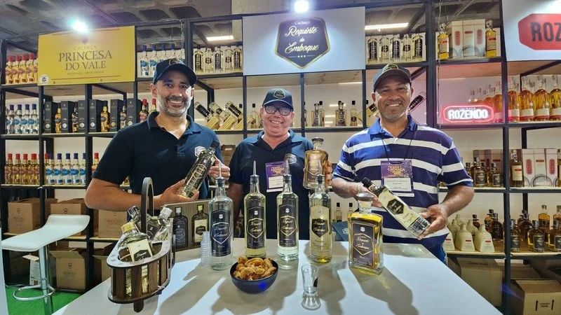 Cachaça mineira: tradição e qualidade garantem emprego e renda no campo