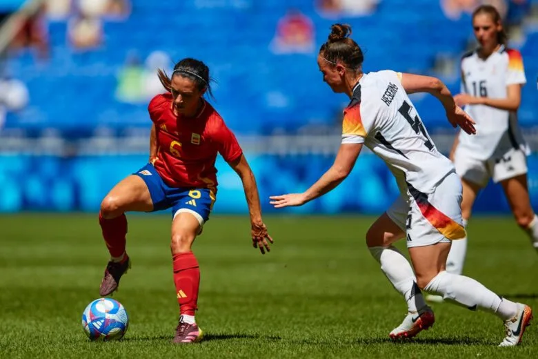 Espanha desperdiça pênalti nos acréscimos e perde o bronze para a Alemanha no futebol feminino